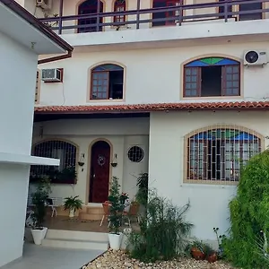 Quarto em Acomodações Particulares London House Brasil